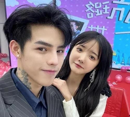 殷世航吃瓜免费视频,揭秘娱乐圈幕后故事 第3张 殷世航吃瓜免费视频,揭秘娱乐圈幕后故事 第3张